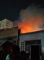 حريق كبير في معرض احباب النبي بشارع بورسعيد أمام شركه شاي العروسة